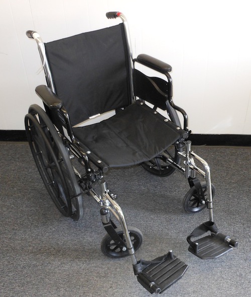 Wheelchair_with_foot_rests_22