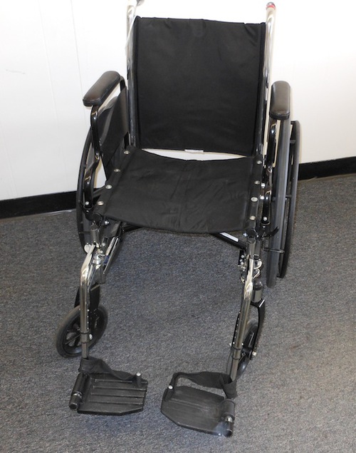 Wheelchair_with_foot_rests_20