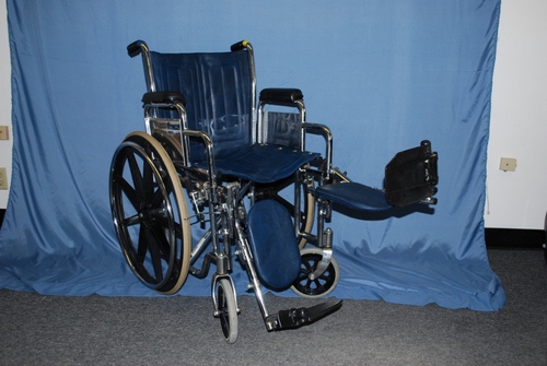 Wheelchair_wleg_lifts--seat_width_16-18_800x536_